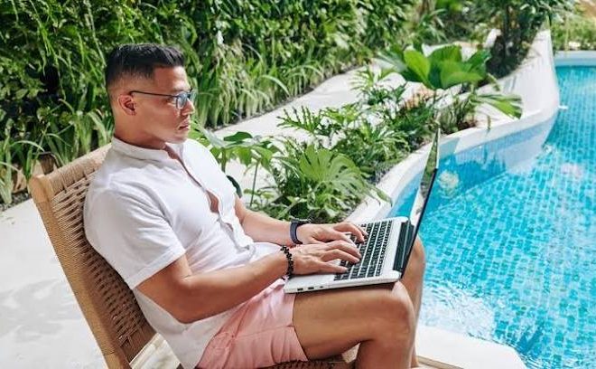 How to Choose Travel Insurance for Digital Nomads, Long-Term Travelers, and Remote Workers